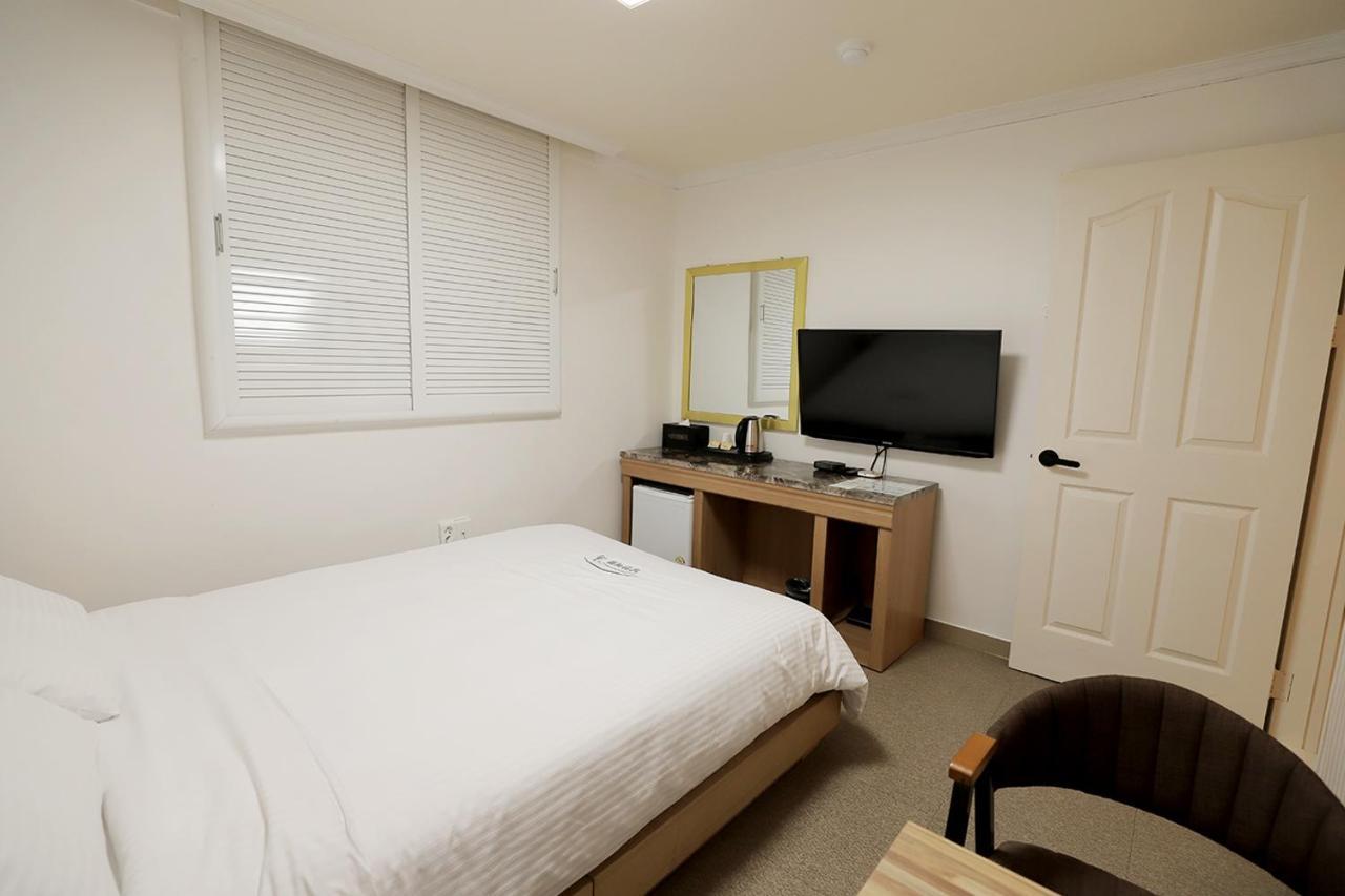 Stay Romantictrip_Hostel Gyeongju Bagian luar foto