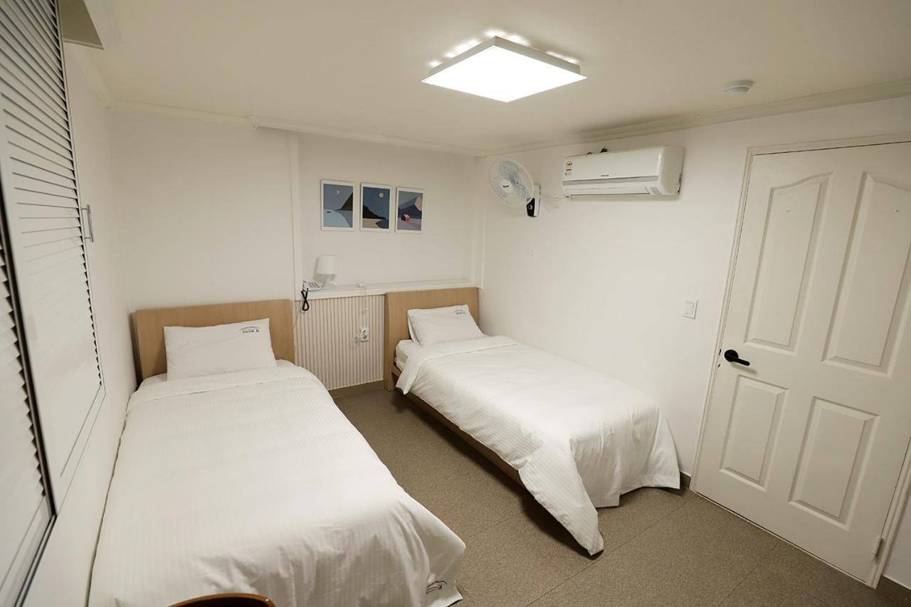 Stay Romantictrip_Hostel Gyeongju Bagian luar foto