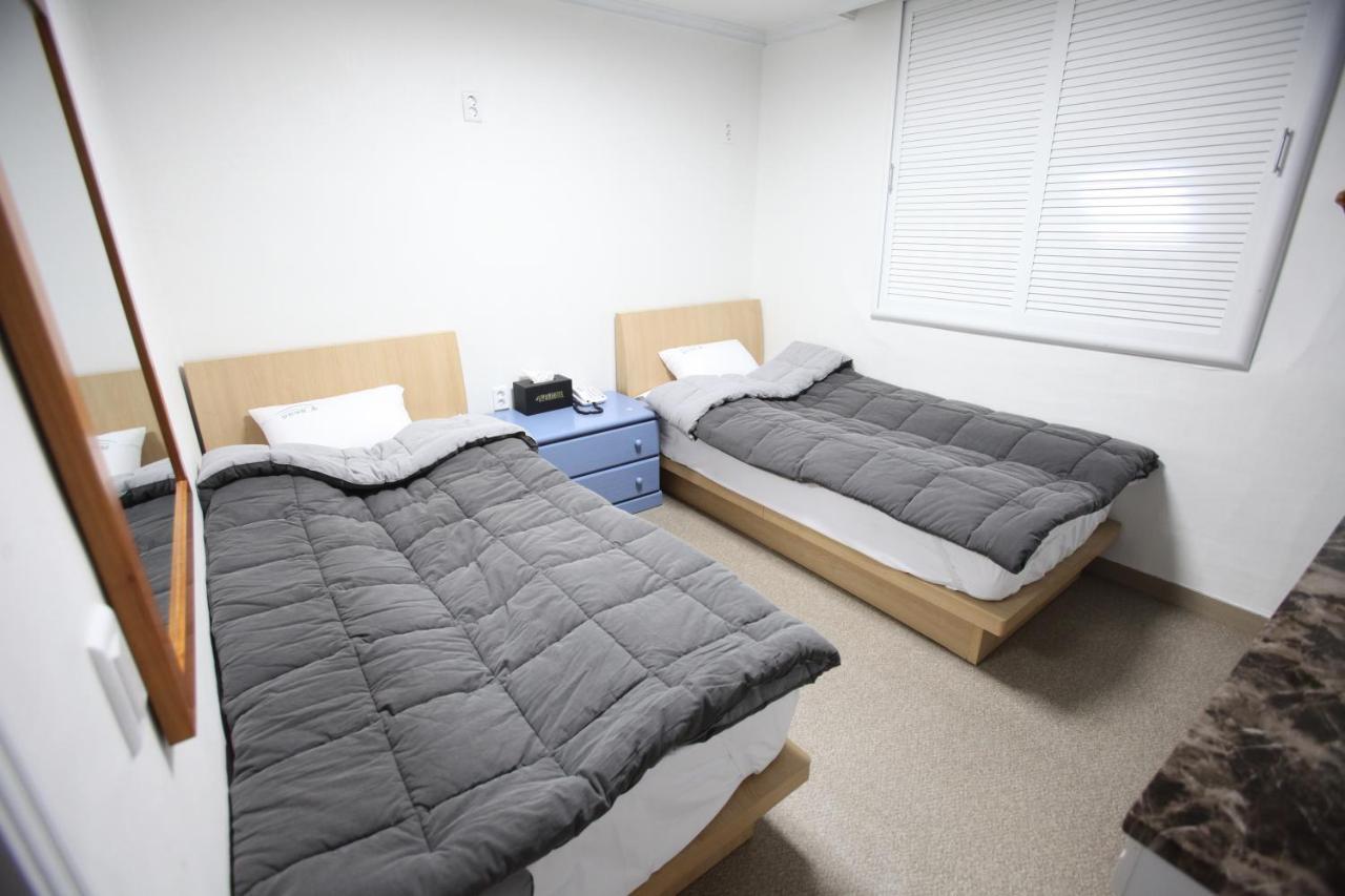 Stay Romantictrip_Hostel Gyeongju Bagian luar foto